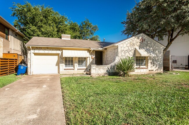 Foto del edificio - Austin Stone Cottage in Stonewall Park