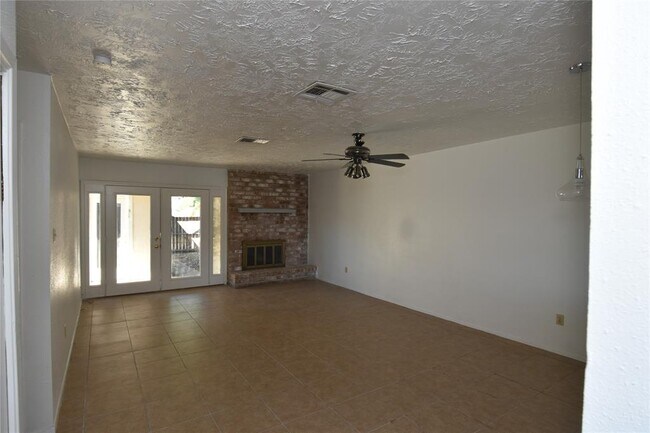 Building Photo - 6369 S Briar Bayou Dr