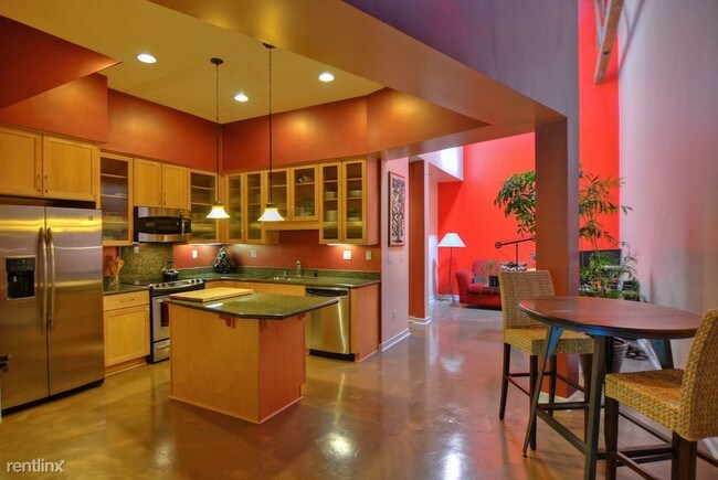 Building Photo - 564 Manzana Pl