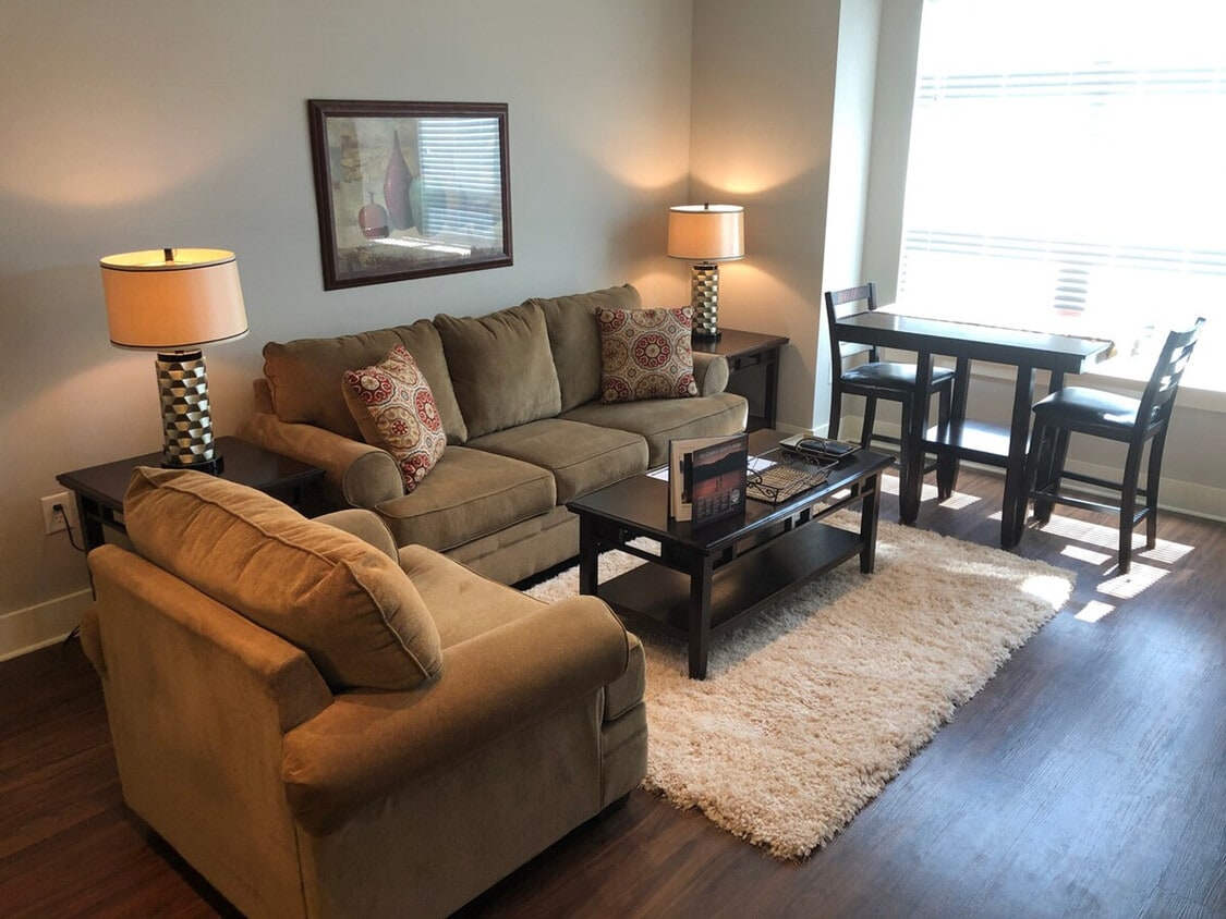 Foto principal - 4845 Ashley Park Ln