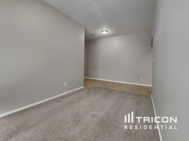 Foto del edificio - 8039 Branson Park Ln