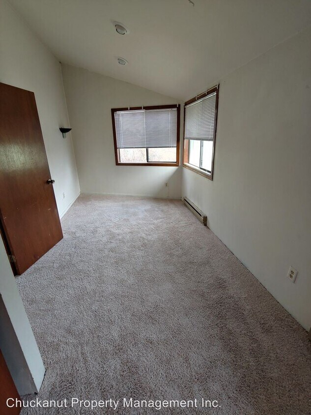 Building Photo - 2513 Cedarwood Ave