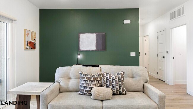 Foto del edificio - 2555 N Rancho Dr