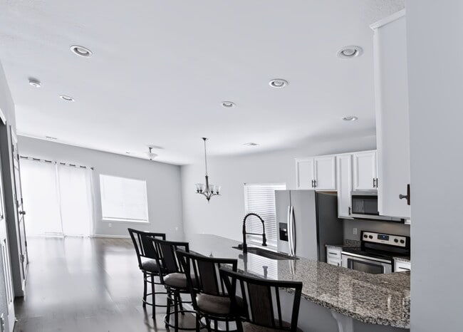 Foto del edificio - 14700 E 104th Ave