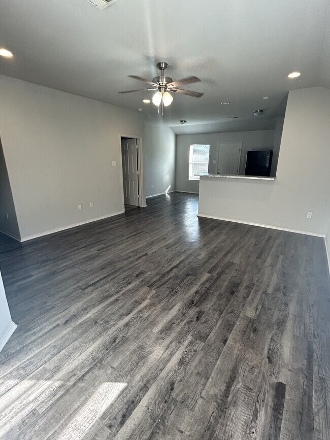 Foto del edificio - 2421 Judes Wy