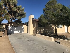 Building Photo - 7423 Dumosa Ave