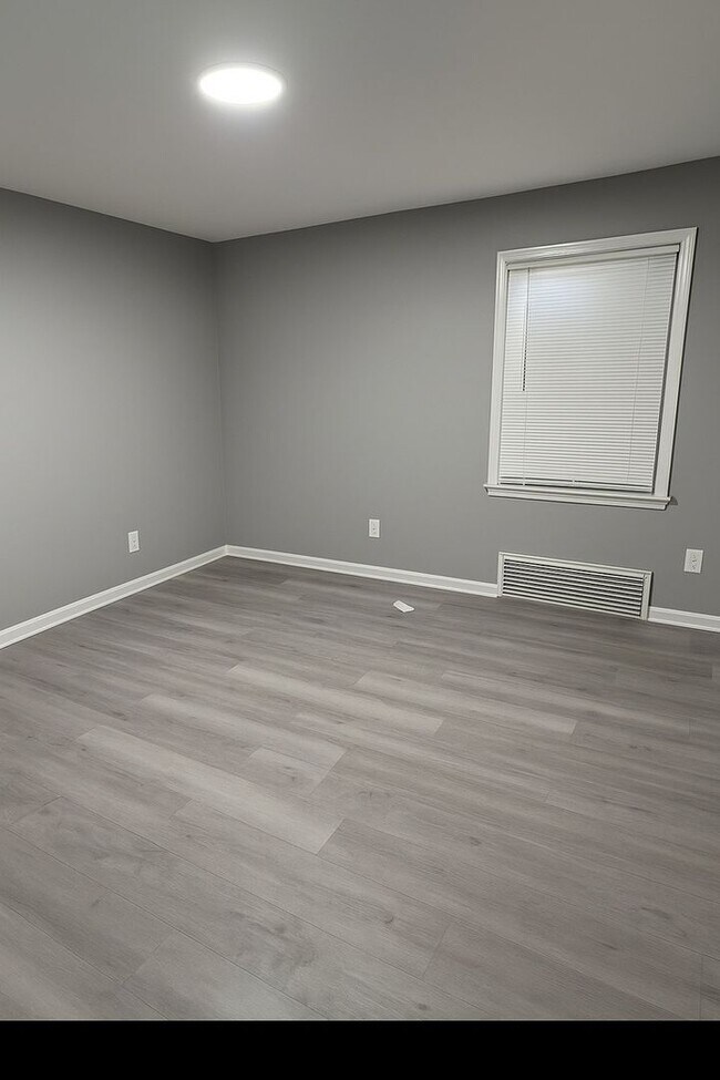 Foto del edificio - 14975 Hubbell Ave