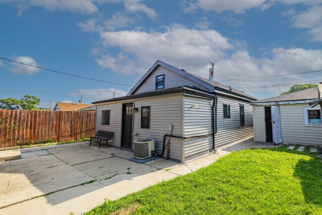 Building Photo - 5551 S Menard Ave