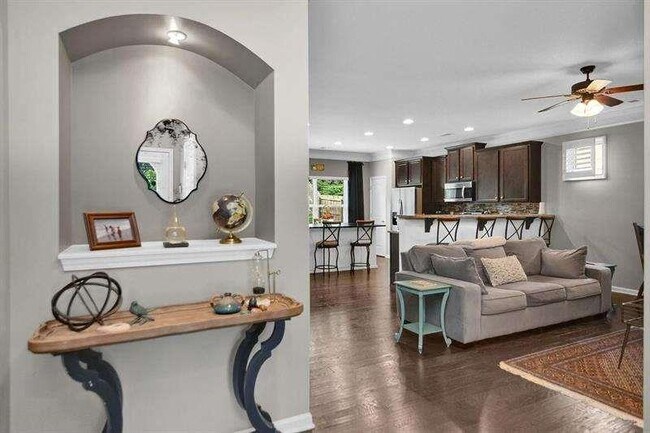 Foto del edificio - 307 Lakeside Ln