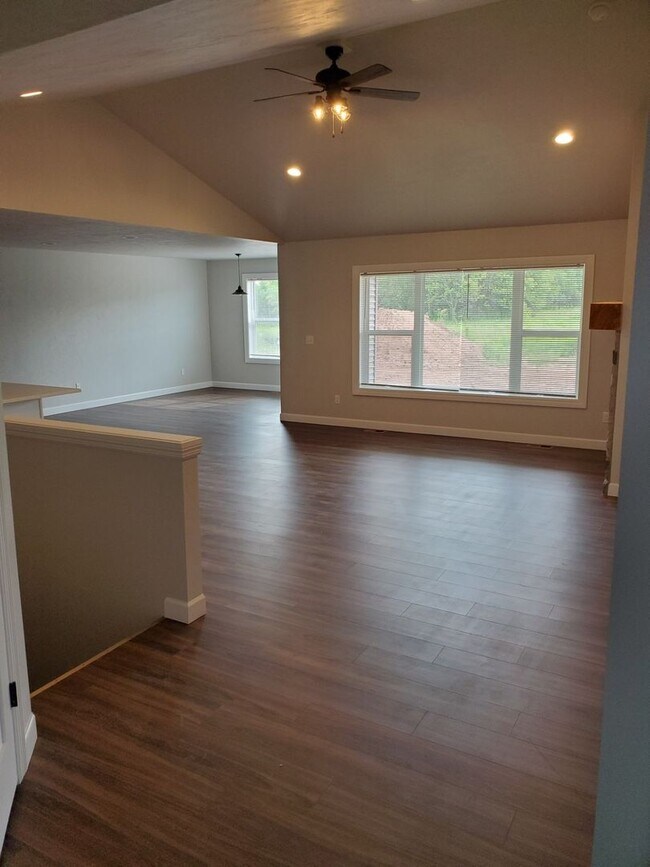 Foto del edificio - 4604 N Cherryvale Ave