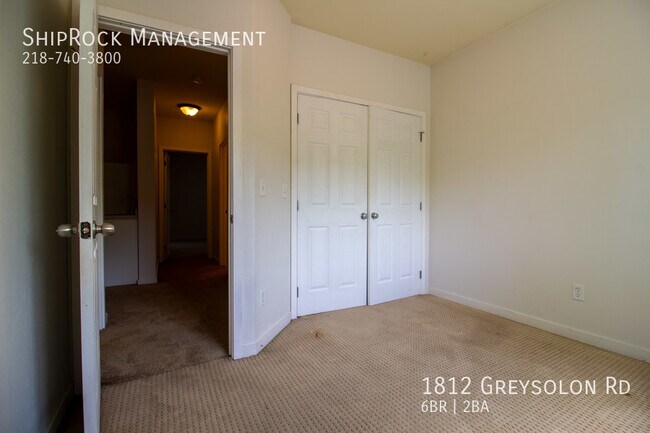 Building Photo - 1812 Greysolon Rd