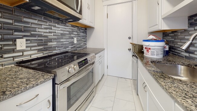 Photo - 374 Chestnut Hill Ave Townhome