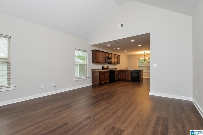 Building Photo - 865 Maple Trce