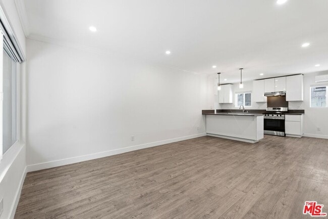 Building Photo - 1861 Midvale Ave