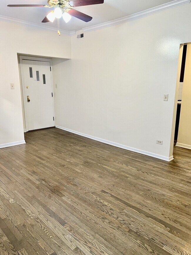 Foto del edificio - 3404 W Carmen Ave