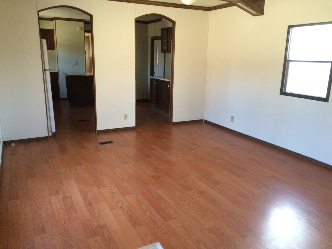 Building Photo - Country Setting Yet Still Close To Fort Leonard Wood