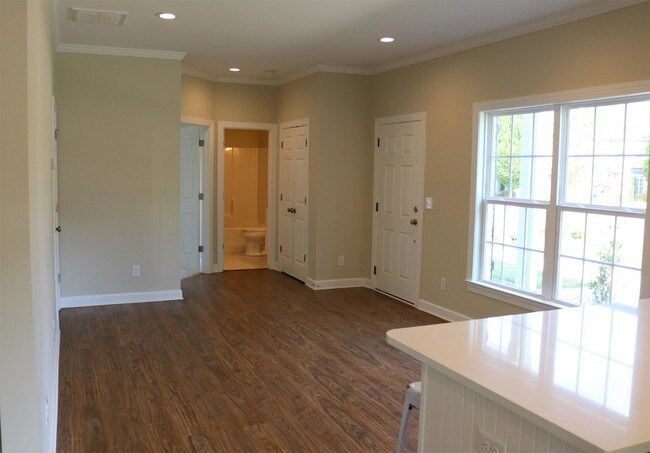Building Photo - 4478 Brassfield Dr