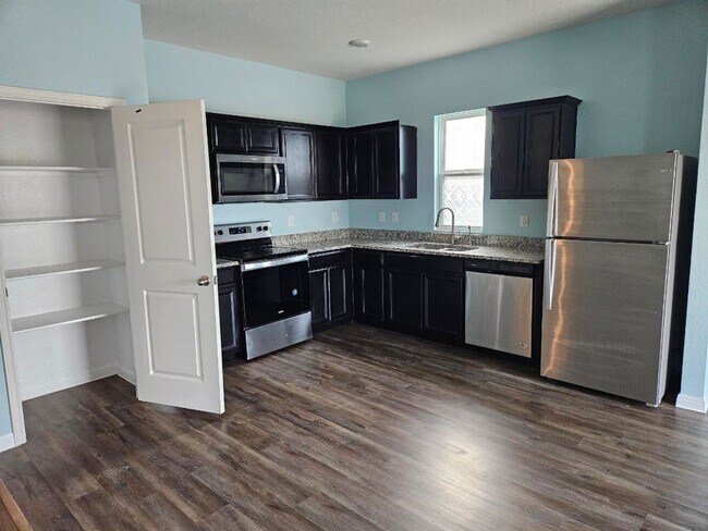 Building Photo - 13100 John Calhoun Dr