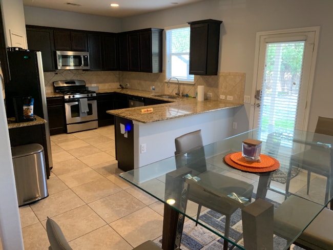 Building Photo - 5900 Zachary Scott St