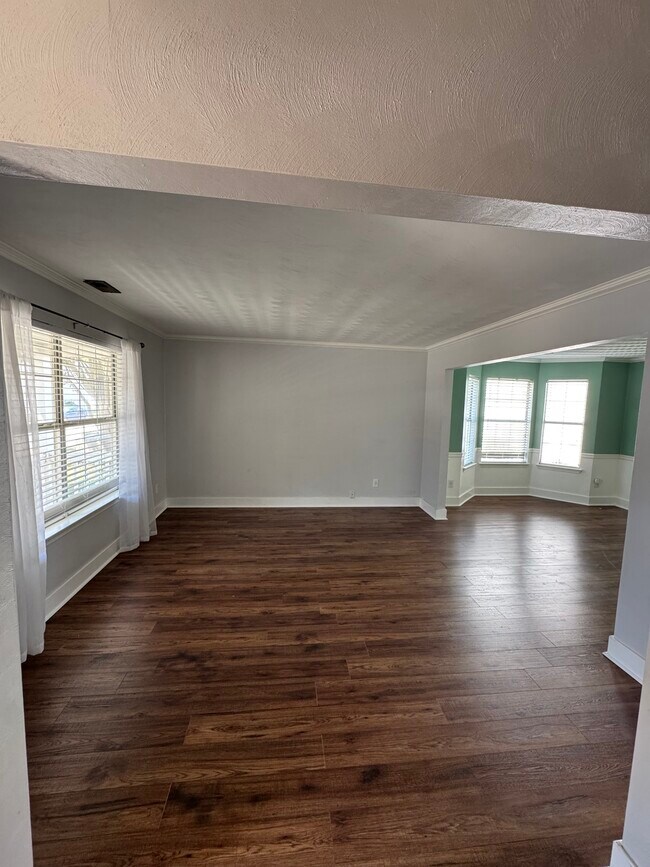 Foto del edificio - 1449 Berkshire Dr