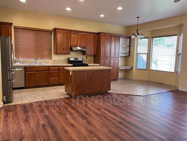 Building Photo - 2423 Guerneville Rd