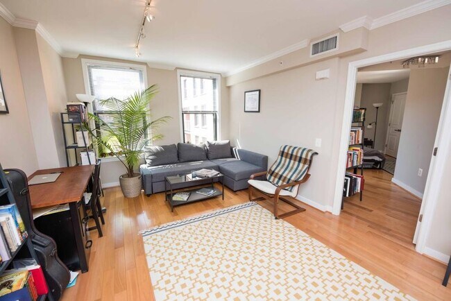 Foto del edificio - 616 E St NW