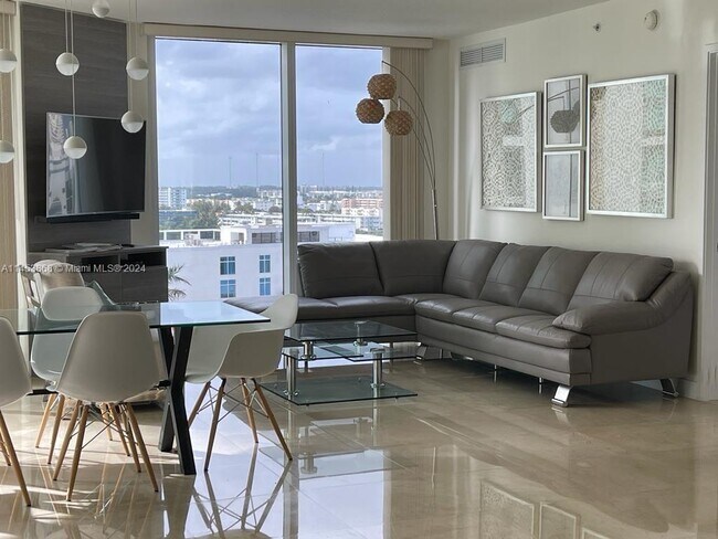 Foto del edificio - 250 Sunny Isles Blvd