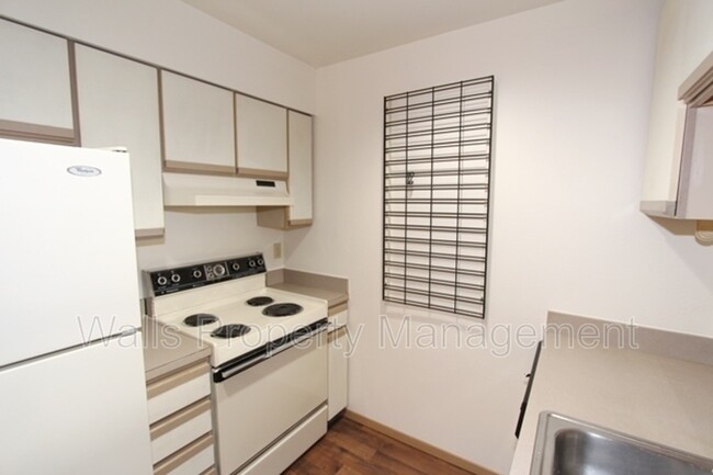 Foto del edificio - 6840 Oswego Pl NE