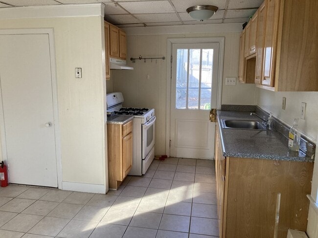 Building Photo - 114 Franklin St