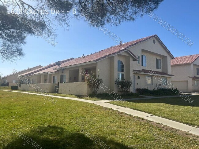 Foto del edificio - 1628 Cactus Dr