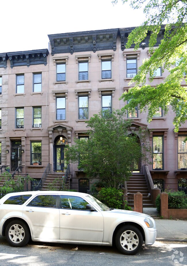 Building Photo - 375 Union St