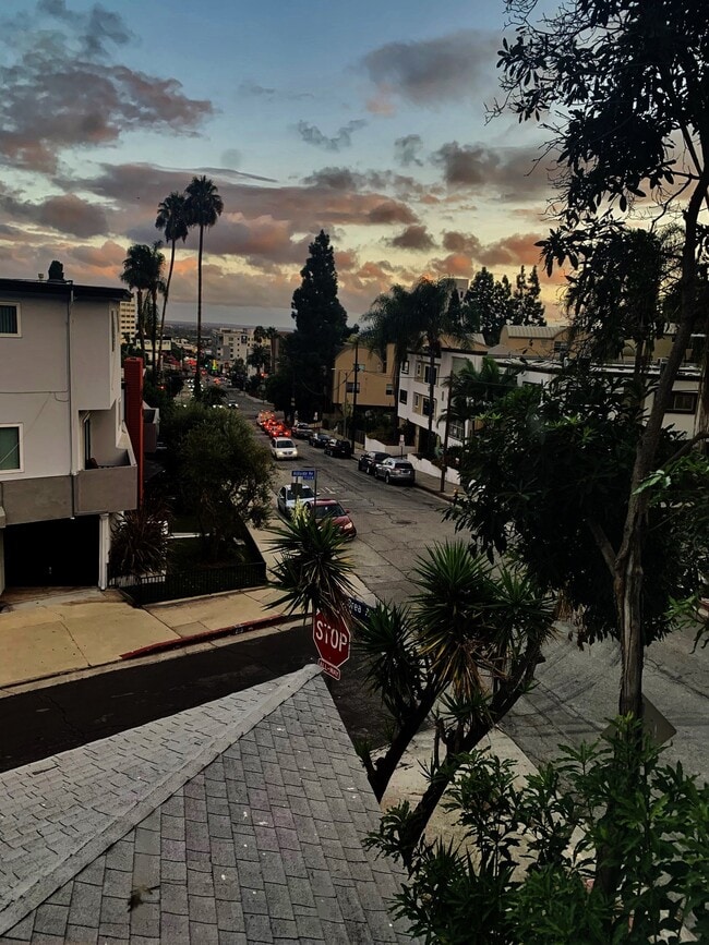 Building Photo - 1850 N La Brea Ave