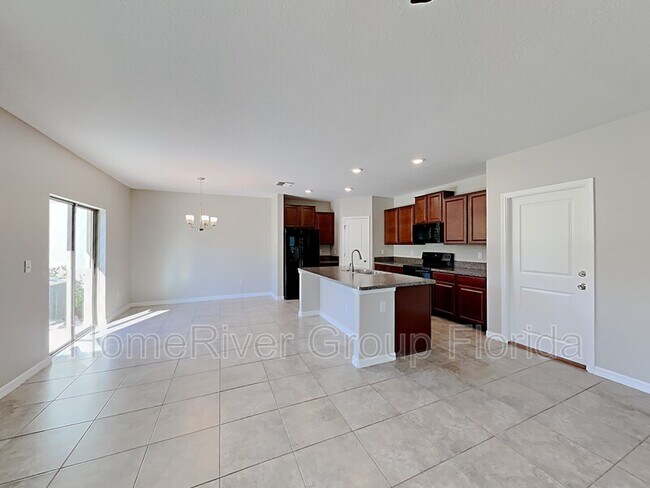 Foto del edificio - 15322 Broad Brush Dr