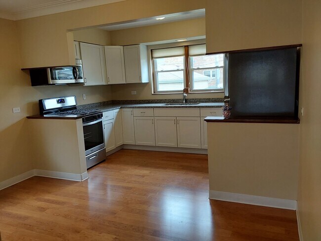 Building Photo - 5622 S Merrimac Ave