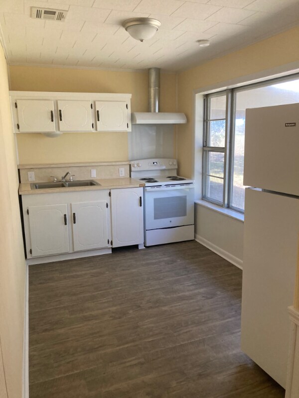 Building Photo - 13738 LA-331
