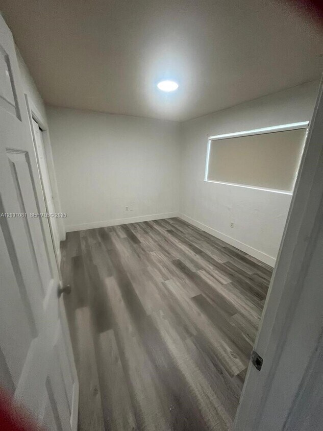 Foto del edificio - 3180 NW 19th Ave