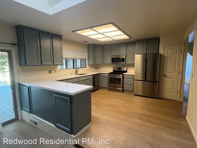 Foto del edificio - 3 br, 2 bath House - 2801 Hidden Valley Drive