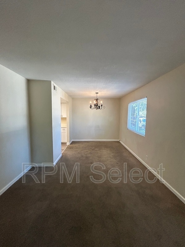 Building Photo - 1320 Kenwal Rd