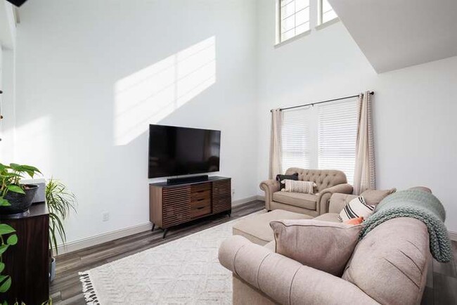 Building Photo - 1060 Homestead Way