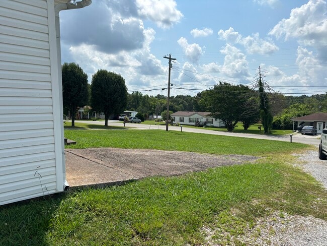 Building Photo - 1307 Allen Rd