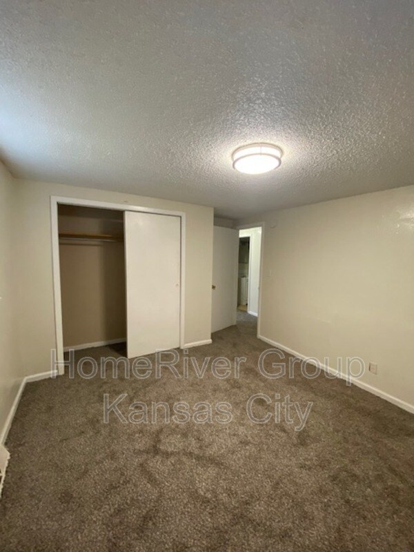 Building Photo - 11531 E Lexington Ave