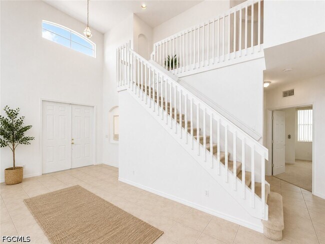 Building Photo - 17038 Tremont St