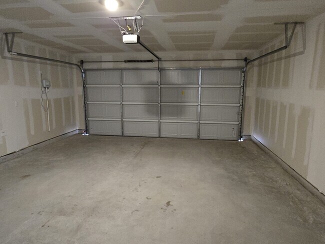 Building Photo - 1305 Salton Ln