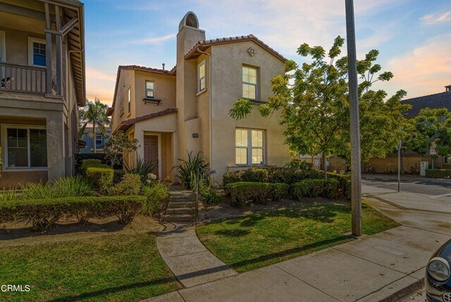 Foto principal - 368 E B St