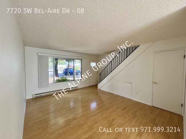 Building Photo - End Unit Townhome in Beaverton COMING SOON