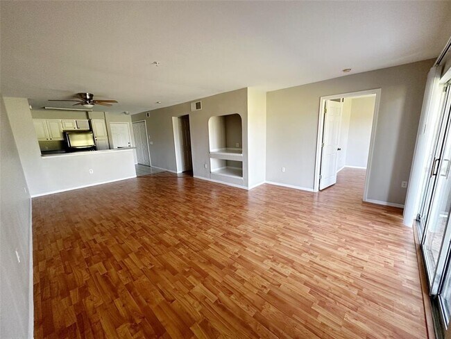Foto del edificio - 13905 Fairway Island Dr