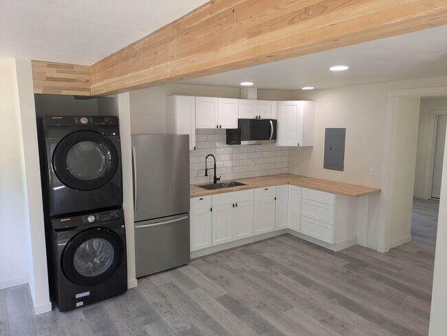 Foto del edificio - 304 N Jefferson St