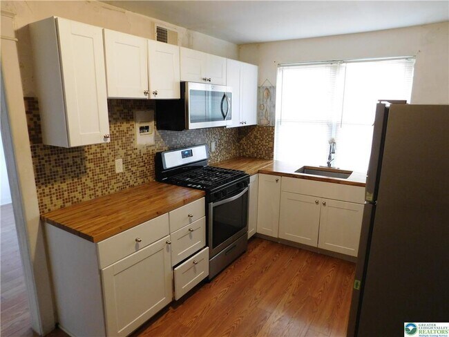 Foto del edificio - 1307 E 4th St