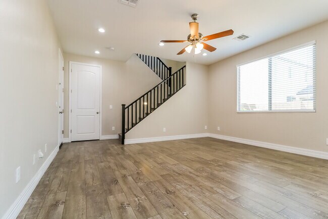 Building Photo - 6522 S 47th Ln