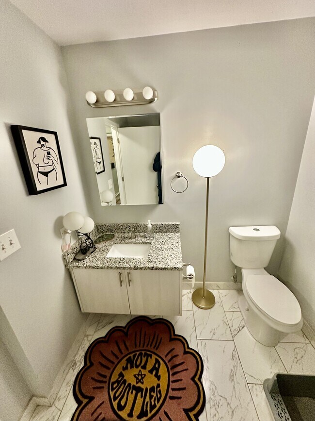 Foto del edificio - 920 W 35th Pl